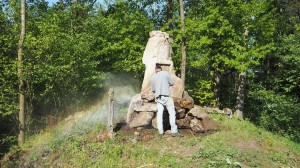 18 Zahájení rekonstrukce pomníku padlým v zaniklé vsi Lipoltov       